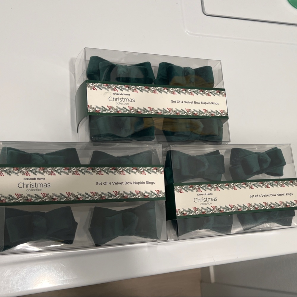 Kirklands Green Christmas Napkin Rings Set